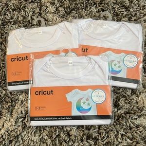 Cricut 3 pack of Bodysuits 0-3 months